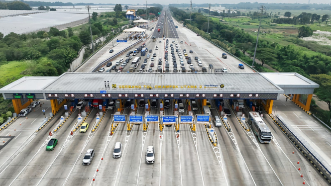 Puncak Arus Mudik Arah Jabar di Jalur Tol Diprediksi Terjadi Hari Ini