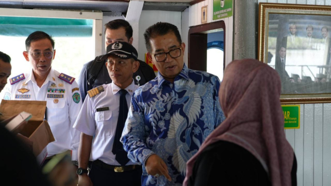 Pj Gubernur Kaltim Akmal Manik di Pelabuhan Kariangau Balikpapan