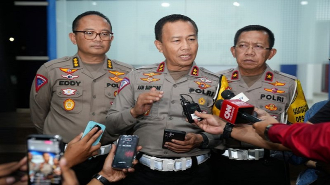 Kakorlantas Polri Irjen Pol Aan Suhanan di Command Center Cikampek