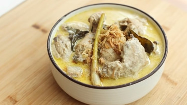 Opor Ayam ala Chef Devina Hermawan