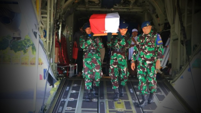 VIVA Militer: Jenazah Kolonel Adm I Gusti Agung Suryawijaya di Bali 