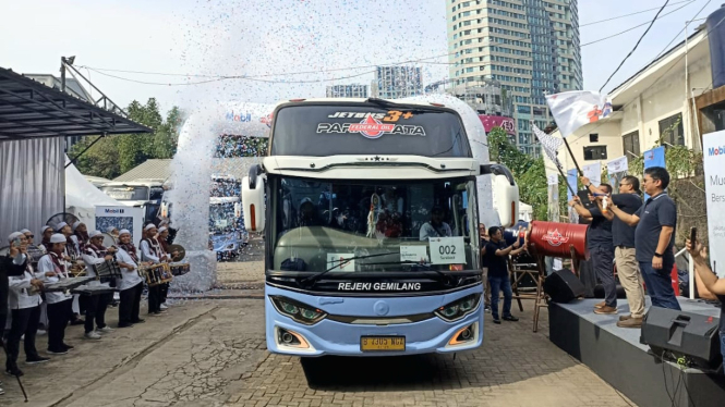 PT ExxonMobil Lubricants Indonesia (PT Emli) antarkan ratusan mekanik mudik