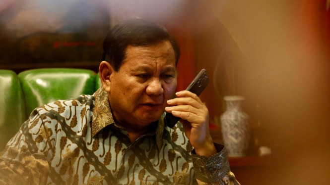 Momen Presiden RI terpilih Prabowo Subianto saat terima telepon dari Presiden Turki, Recep Tayyip Erdogan