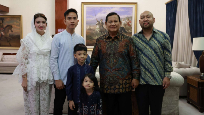 Idul Fitri 1445 H, Prabowo Halal Bihalal bersama Gibran dan Kerabat di Kertanega