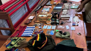 Sejumlah barang bukti yang diamankan aparat keamanan gabungan TNI-Polri di Yahukimo, Papua