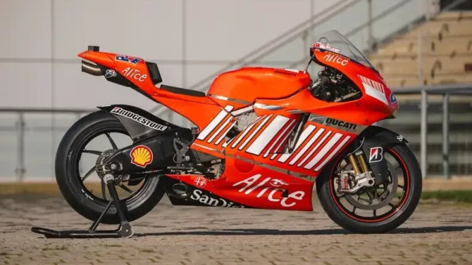 Motor Ducati Desmosedici GP7 milik Casey Stoner tahun 2007