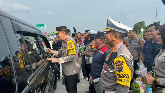Kapolda Riau Irjen Pol Mohammad Iqbal meninjau langsung arus balik