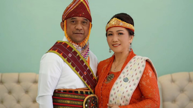 Bupati Manggarai Heribertus Nabit dan istrinya Meldiyanti Hagur Nabit
