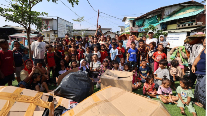 Warga Kampung Nelayan