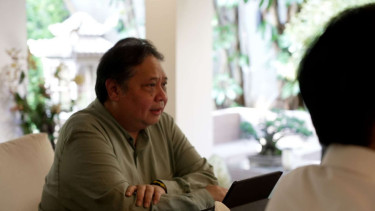 Menteri Koordinator Bidang Perekonomian Airlangga Hartarto Adakan Rapat Terbatas