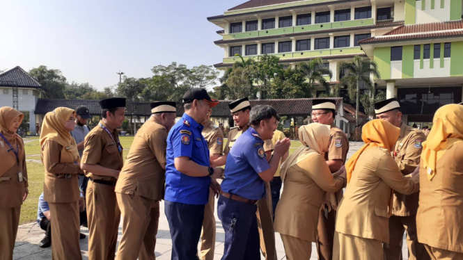 ASN Kabupaten Tangerang menggelar halal bi halal usai apel hari pertama kerja
