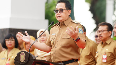 Pj Gubernur Jawa Timur Adhy Karyono saat apel dan halal bihalal, Selasa, 16 April 2024. (Foto: Humas Pemprov Jatim)
