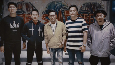 Band The Titans.