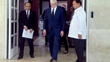 Menhan Prabowo Subianto menerima kunjungan dari CEO Apple, Tim Cook di Kantor Kemenhan RI (sumber foto: Humas Kementerian Kominfo)