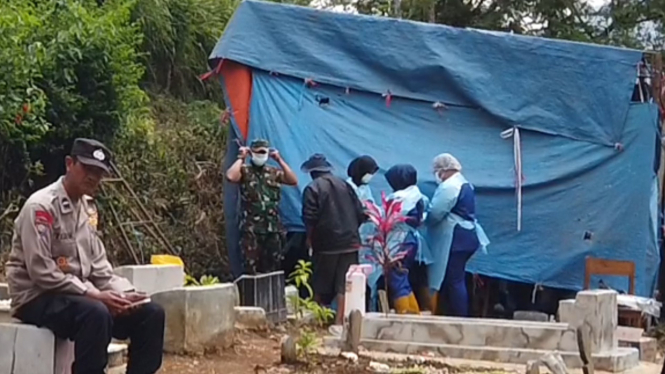 Proses ekshumasi diduga korban penganiayaan