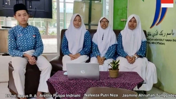 4 Siswa MTsN 3 Malang Buktikan Kualitas dengan Raih Medali Emas di Romania