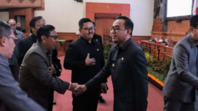 Pelaksanaan Rapat Paripurna Ke-6 , Masa Persidangan I, dipimpin Ketua DPRD