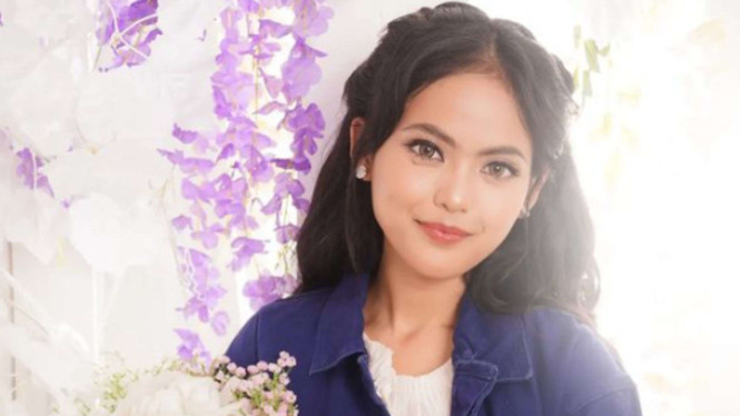 Putri Isnari atau Putri DA
