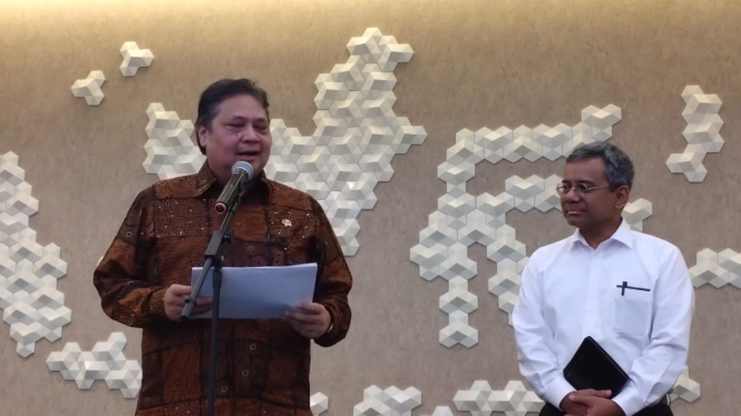 Menteri Koordinator Bidang Perekonomian, Airlangga Hartarto dan Wakil Menteri Keuangan, Suahasil Nazara