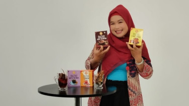 Nasabah PNM, Dewi