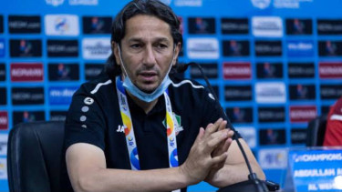 Pelatih Yordania U-23, Abdullah Abu Zema 