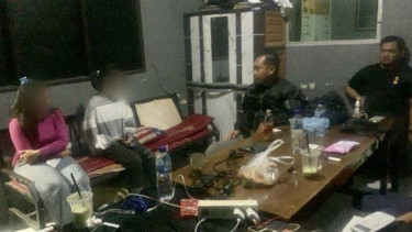 Mahasiswi dan IRT di Sinjai Jual Diri di Michat Demi Kebutuhan Hidup, Sekali Ditiduri Tarifnya Rp 200 Ribu. (Foto: Dokumen Humas Polres Sinjai).