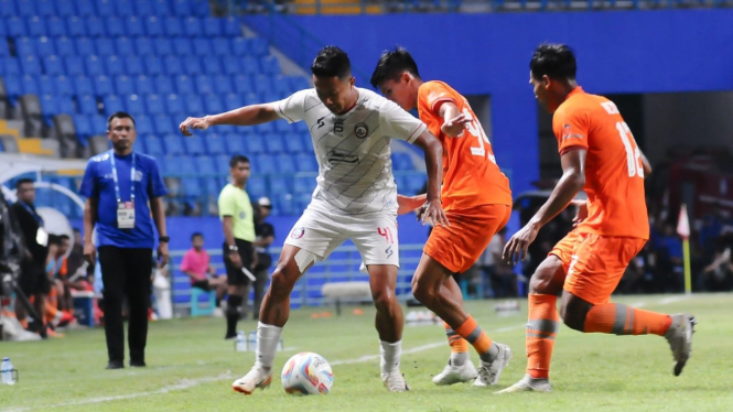 Duel Borneo FC Samarinda vs Arema FC