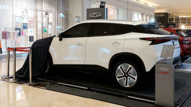 Mobil Chery Omoda E5 yang Ditabrakkan ke Tembok Mal oleh Anak Kecil
