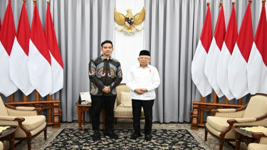 Cawapres terpilih Gibran Rakabuming Raka bertemu Wapres Maruf Amin 