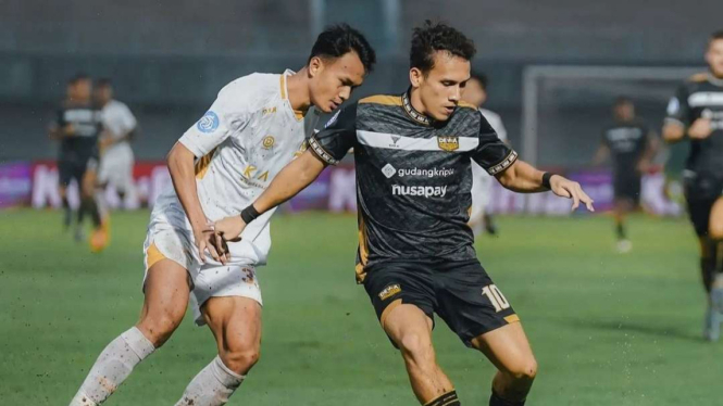 Duel Dewa United vs Madura United
