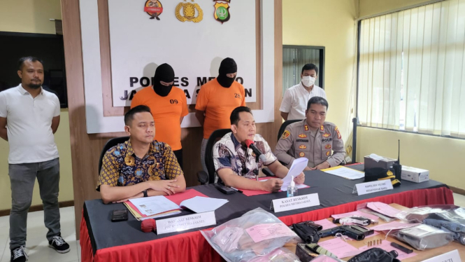 Dua tersangka dalam dugaan kasus tewasnya remaja 16 tahun di hotel Jaksel
