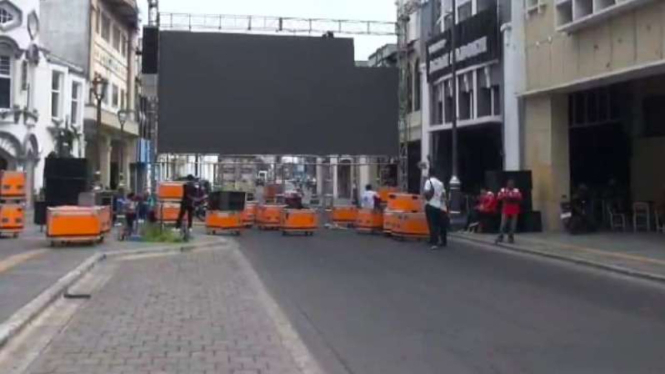 Videotron nobar Timnas di Medan.