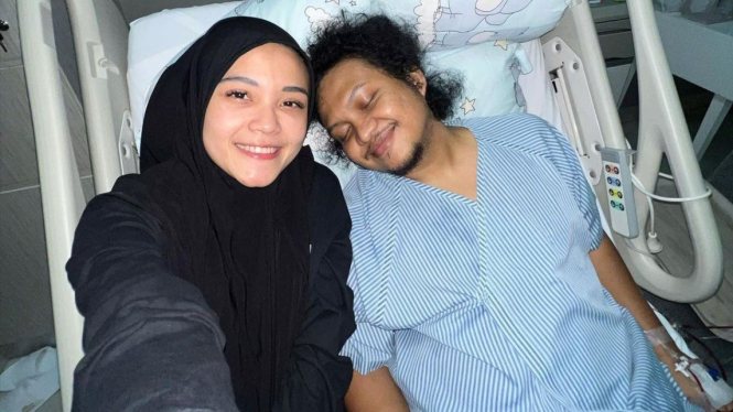 Babe Cabita dan Istrinya