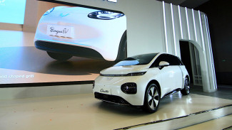 Wuling Cloud EV Offers Convenience through Modern Features