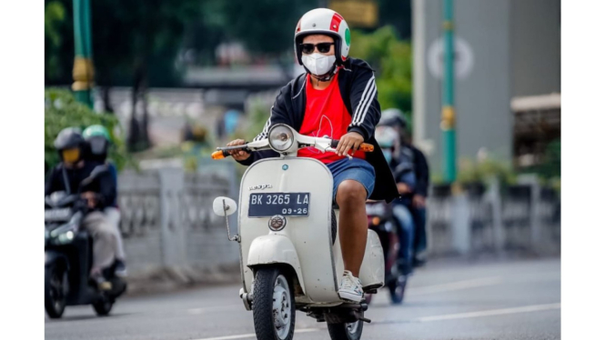 Vespa klasik milik Babe Cabita
