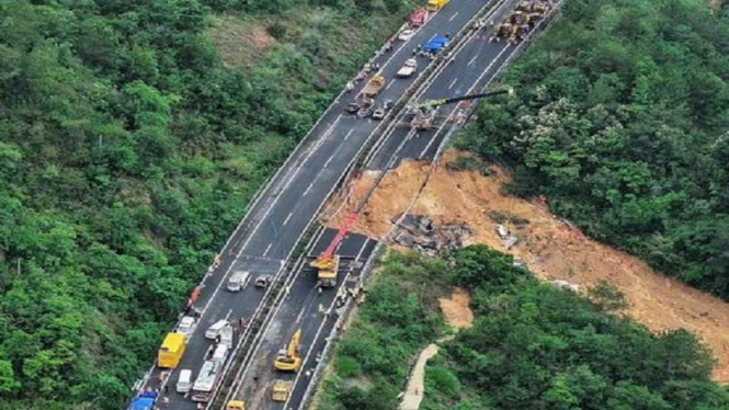 Jalan raya runtuh pada Rabu pagi di Tiongkok selatan, Guangdong, 19 orang tewas