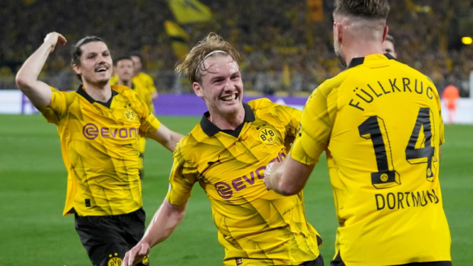 Pemain Borussia Dortmund rayakan gol Niclas Fuellkrug