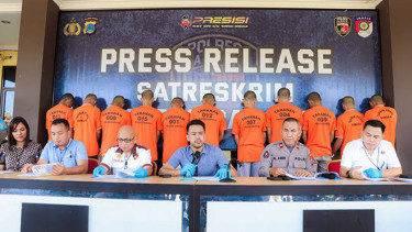 Polres Banggai gelar jumpa pers kasus perampokan di sebuah Hotel. (Foto: Humas Polres Banggai).