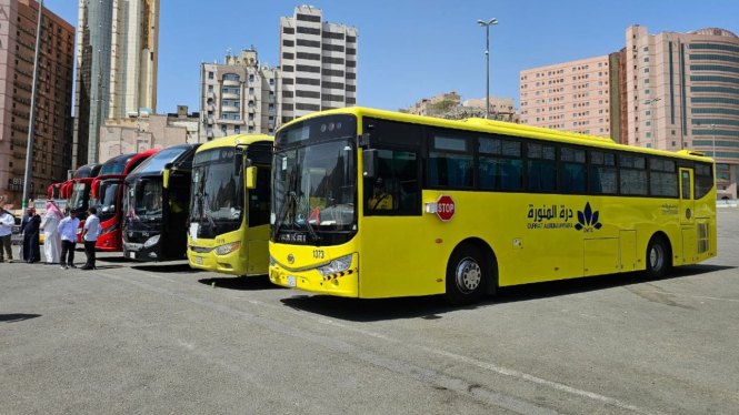 Bus shalawat untuk transportasi jemaah haji Indonesia