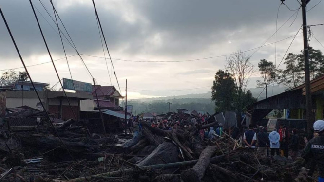 Banjir lahar dingin Marapi
