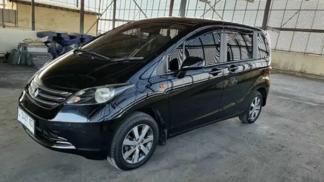 Honda Freed bekas
