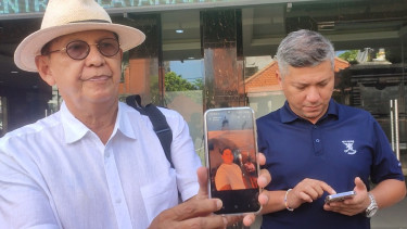 Roy Marten dan Gading Marten saat mendatangi Polda Bali
