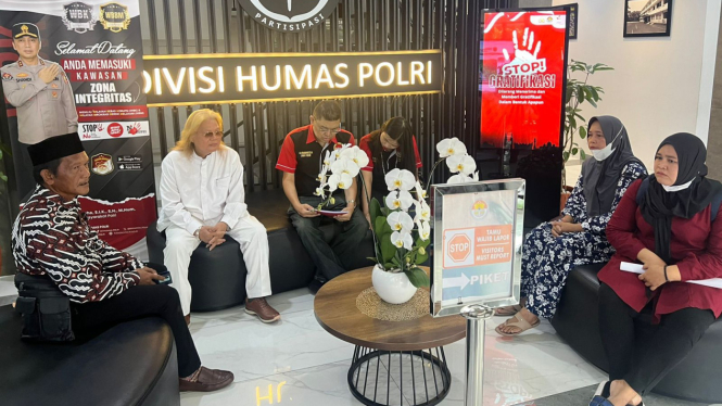2 orang ibu datangi Mabes Polri, mencari keadilan agar suami mereka dibebaskan