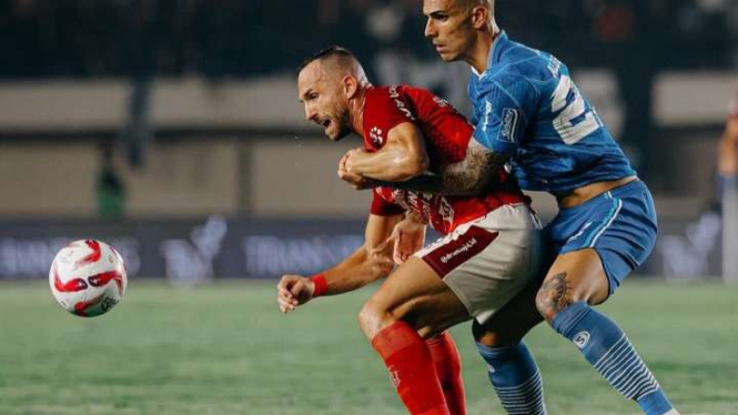 Duel Bali United vs Persib Bandung