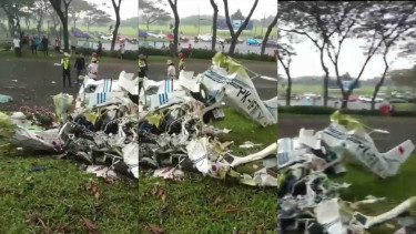Pesawat jatuh di kawasan BSD Serpong
