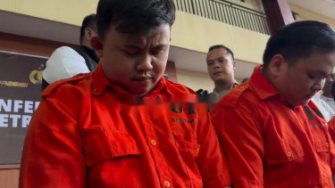 Dua pelaku yang sekap wanita 'open BO' berinisial RJ (19) di apartemen kawasan Kemayoran, Jakpus.