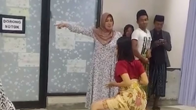 Geger Seorang Pasien Wanita Kesurupan di Puskesmas Memperagakan Silat