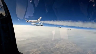 VIVA Militer: Pesawat Presiden Vladimir Putin dikawal jet tempur Su-35