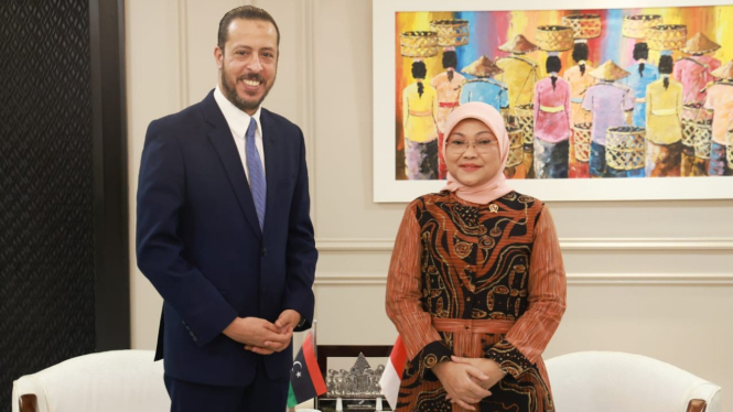 Menaker Ida bersama Dubes Libya untuk Indonesia Zakarya Muhammad