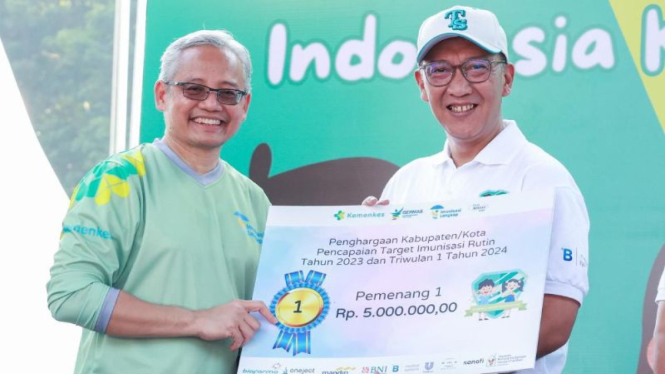 Pemkot Tangsel raih penghargaan terbaik capaian imunisasi dari Kemenkes RI.